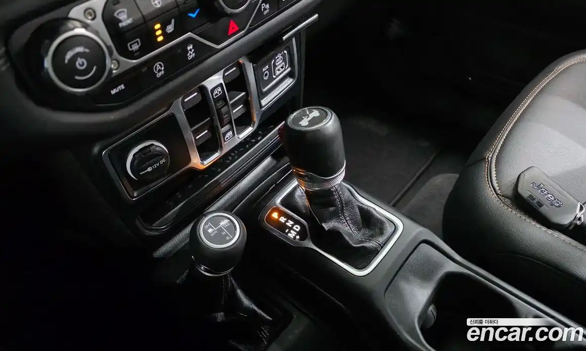 Jeep Wrangler 2024 2.0 гидро в Москве № 169345, фото 9