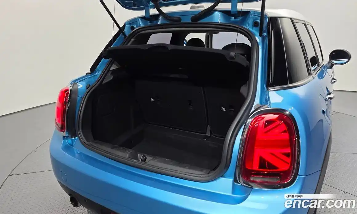 Mini Cooper 2019 1.5 гидро в Москве № 187656, фото 20