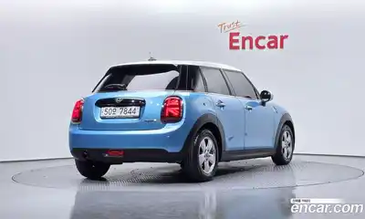 Mini Cooper 2019 1.5 гидро в Москве № 187656, миниатюра 2