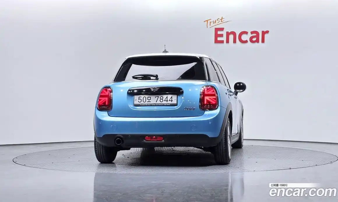 Mini Cooper 2019 1.5 гидро в Москве № 187656, фото 4