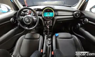 Mini Cooper 2019 1.5 гидро в Москве № 187656, миниатюра 7