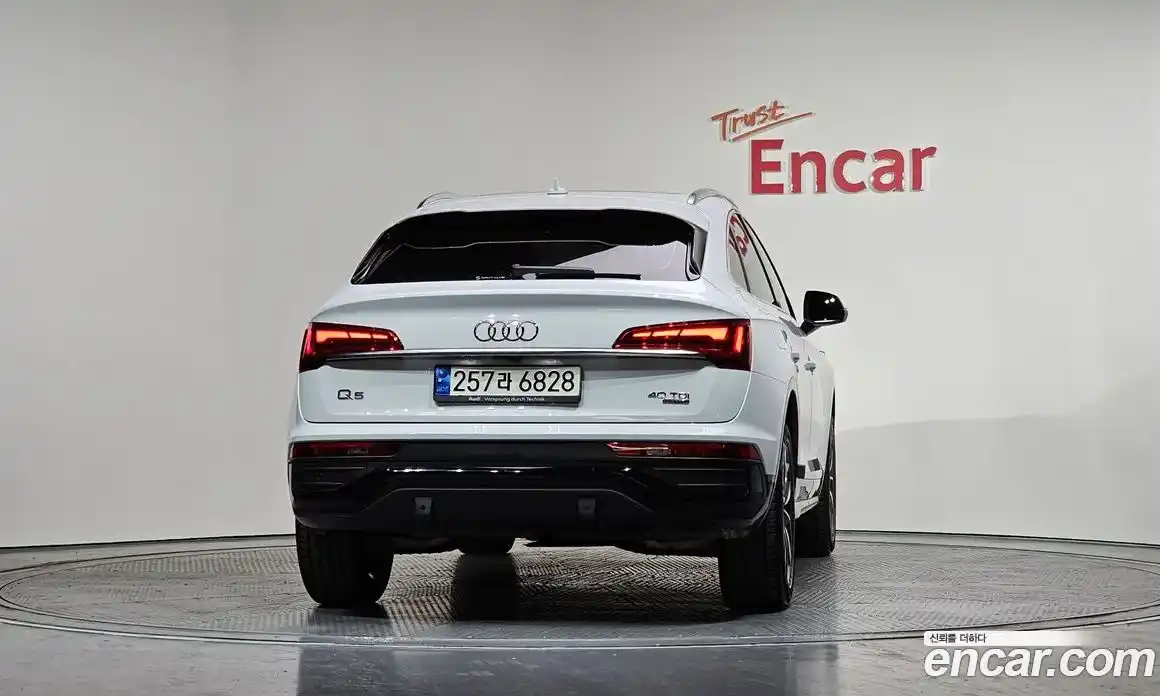 Audi Q5 2023 2.0 гидро в Москве № 196009, фото 4