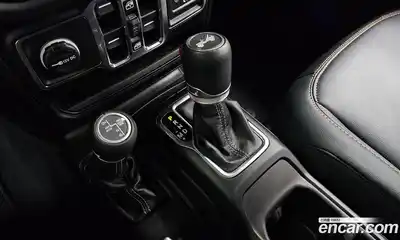 Jeep Wrangler 2024 2.0 гидро в Москве № 199427, миниатюра 9