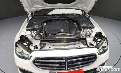 Mercedes-Benz E-Class 2023 2.0 гидро в Москве № 205158, миниатюра 6