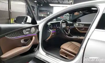 Mercedes-Benz E-Class 2023 2.0 гидро в Москве № 205158, миниатюра 10