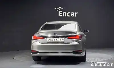 Lexus ES 2020 2.5 гидро в Москве № 214612, миниатюра 4