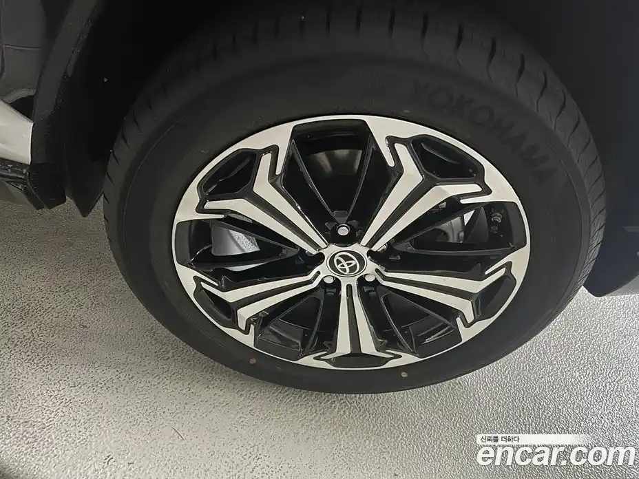 Toyota RAV4 2025 2.5 гидро в Москве № 215571, фото 7