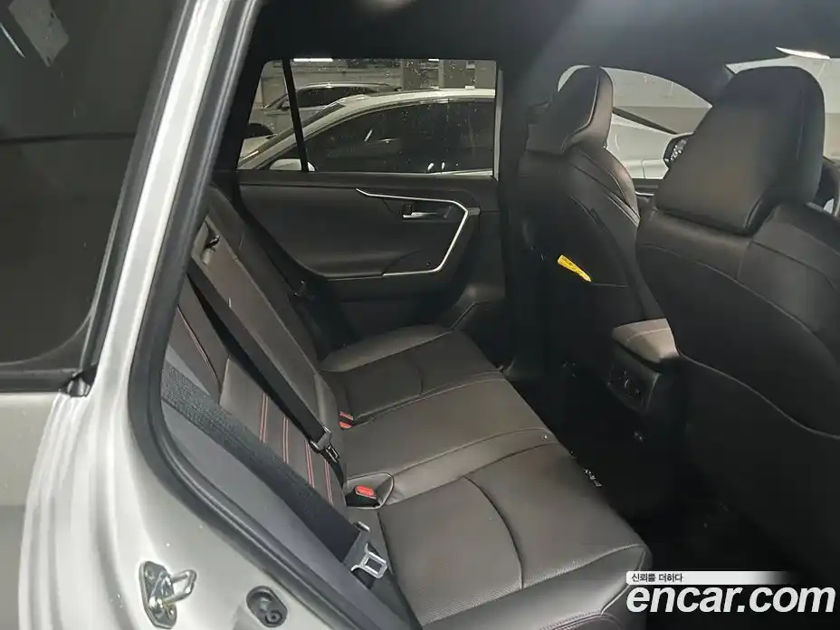 Toyota RAV4 2025 2.5 гидро в Москве № 215571, фото 10