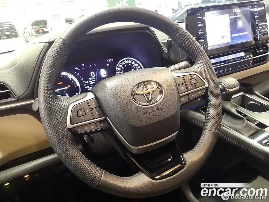 Toyota Sienna 2023 2.5 гидро в Москве № 215635, фото 11