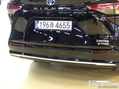 Toyota Sienna 2023 2.5 гидро в Москве № 215635, миниатюра 4