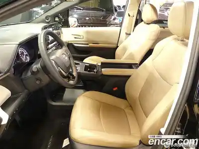 Toyota Sienna 2023 2.5 гидро в Москве № 215635, миниатюра 10