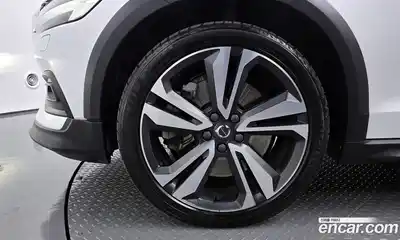 Volvo V60 2019 2.0 гидро в Москве № 230600, миниатюра 5