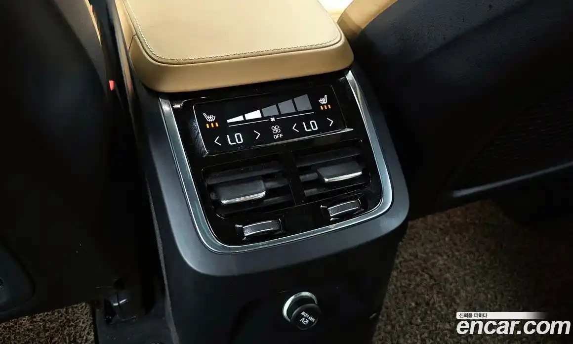 Volvo XC90 2017 2.0 гидро в Москве № 230646, фото 18