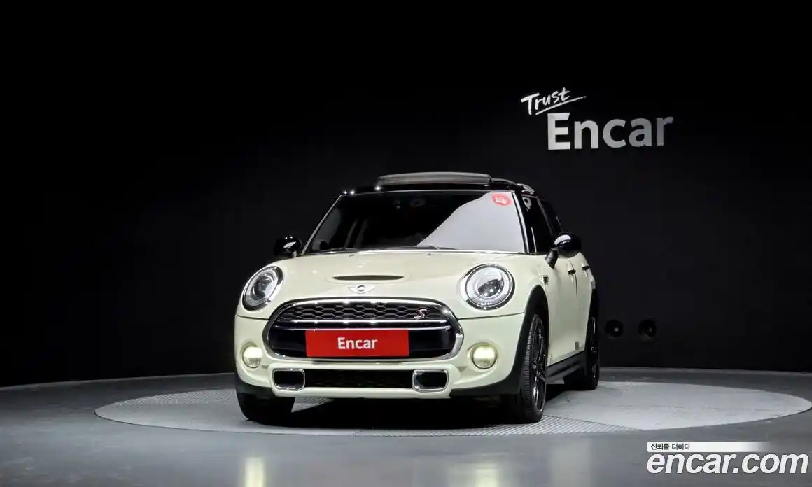 Mini Cooper 2015 2.0 гидро в Москве № 231423, фото 3