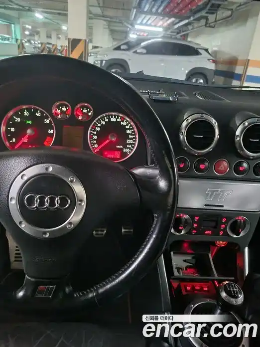 Audi TT 2000 1.8 механика в Москве № 250859, фото 8