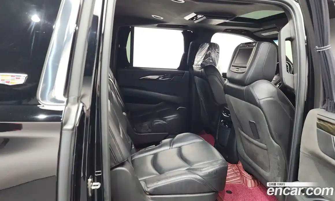 Cadillac Escalade 2018 6.2 гидро в Москве № 256462, фото 11