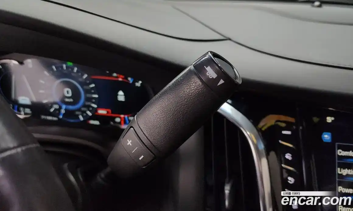 Cadillac Escalade 2018 6.2 гидро в Москве № 256462, фото 8