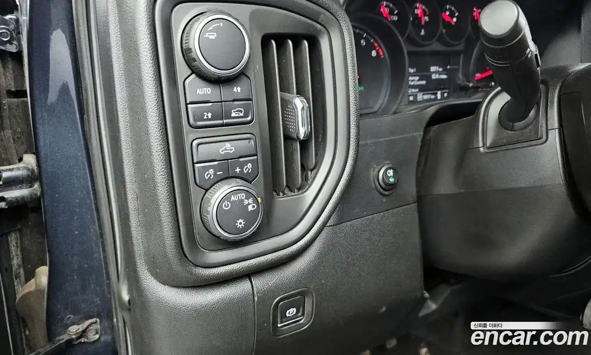 Chevrolet Silverado 2020 5.3 гидро в Москве № 260440, фото 14