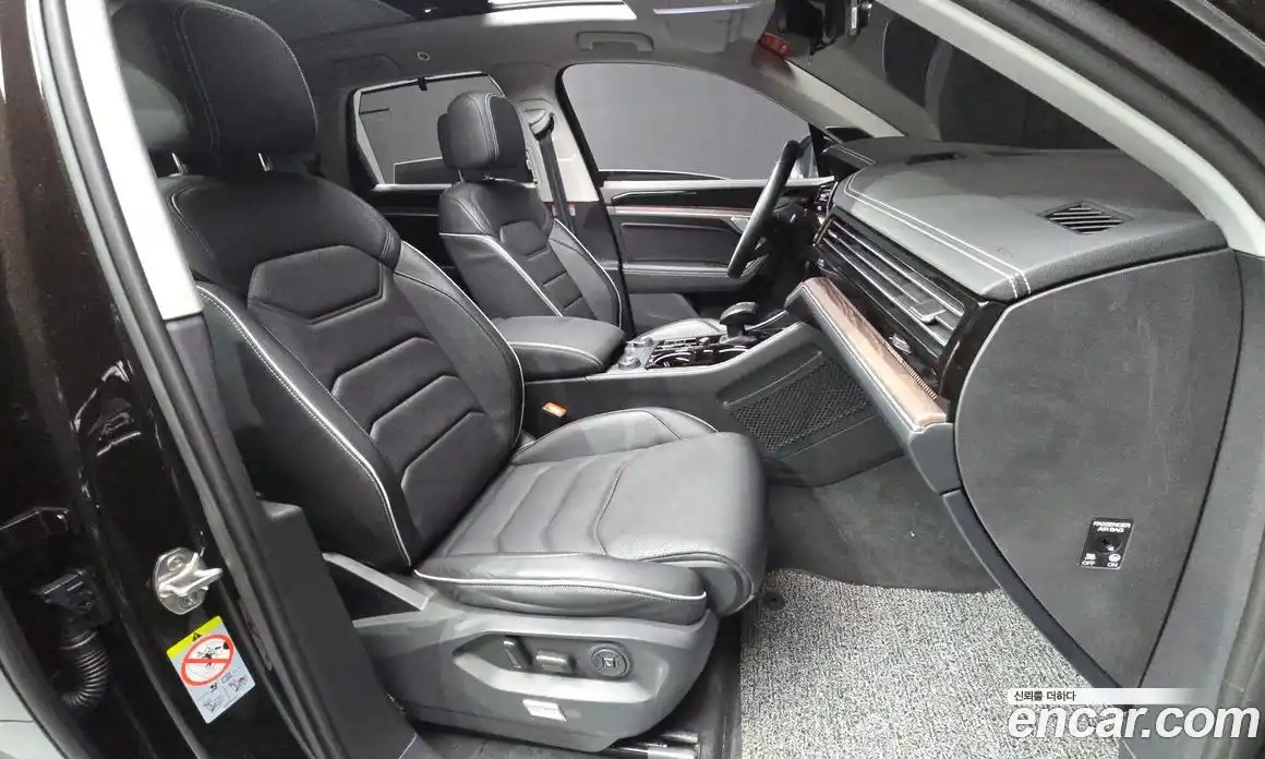 Volkswagen Touareg 2024 3.0 гидро в Москве № 276088, фото 11
