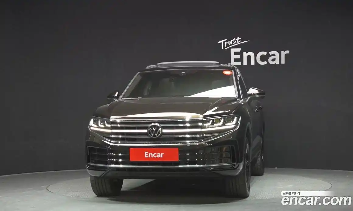 Volkswagen Touareg 2024 3.0 гидро в Москве № 276088, фото 3