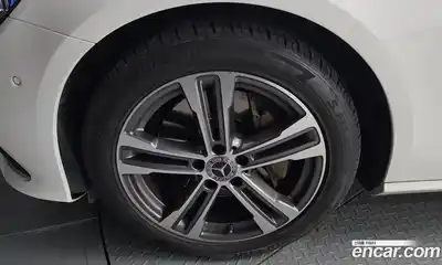 Mercedes-Benz E-Class 2022 2.0 гидро в Москве № 286830, миниатюра 5