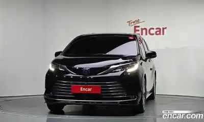 Toyota Sienna 2021 2.5 гидро в Москве № 302623, миниатюра 3
