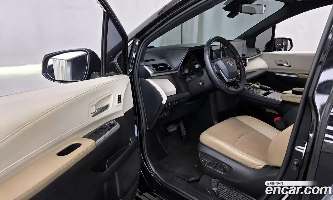 Toyota Sienna 2021 2.5 гидро в Москве № 302623, фото 10