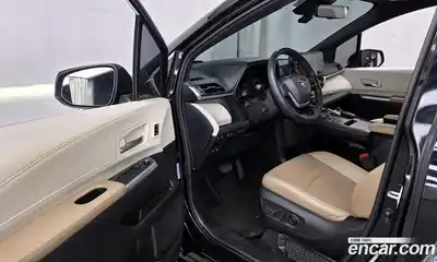 Toyota Sienna 2021 2.5 гидро в Москве № 302623, миниатюра 10