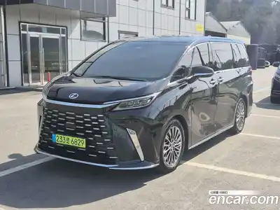 Lexus LM, 2024