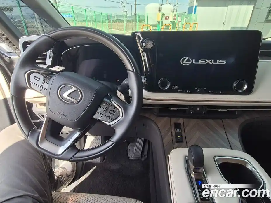 Lexus LM 2024 2.4 гидро в Москве № 466712, фото 6