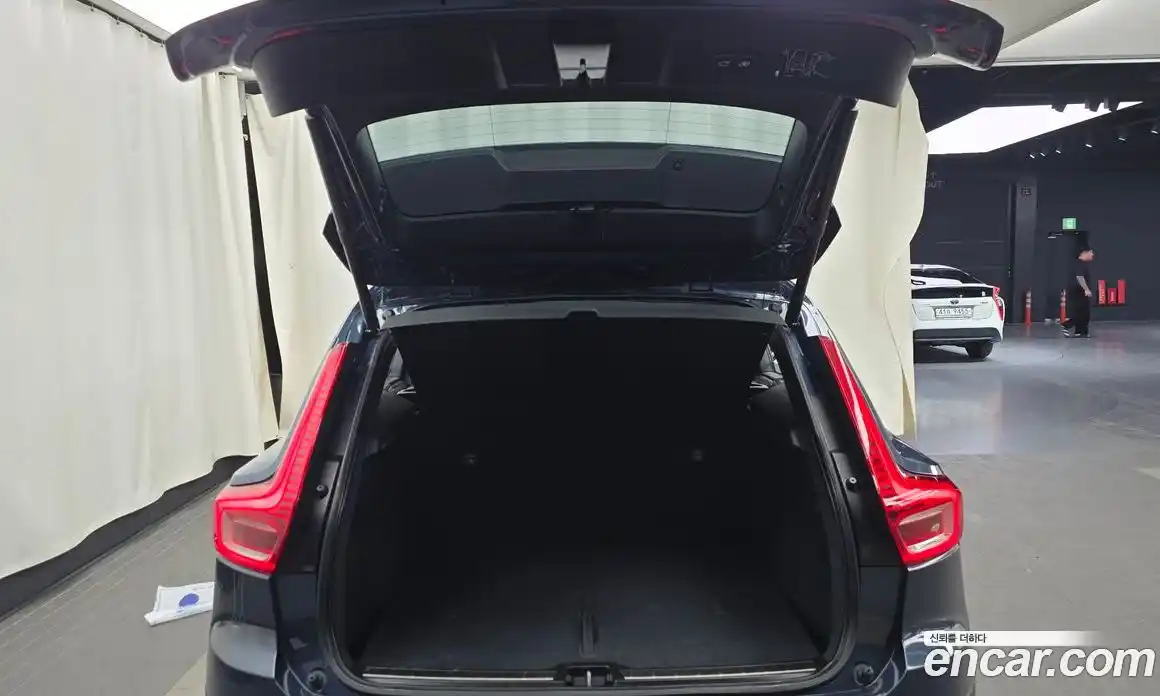 Volvo XC40 2021 2.0 гидро в Москве № 497639, фото 20