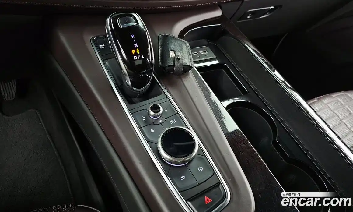 Cadillac Escalade 2022 6.2 гидро в Москве № 500722, фото 9