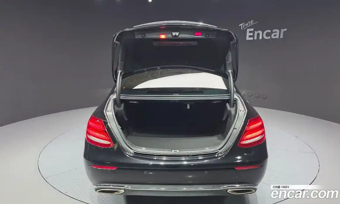 Mercedes-Benz E-Class 2018 2.0 гидро, фото 20