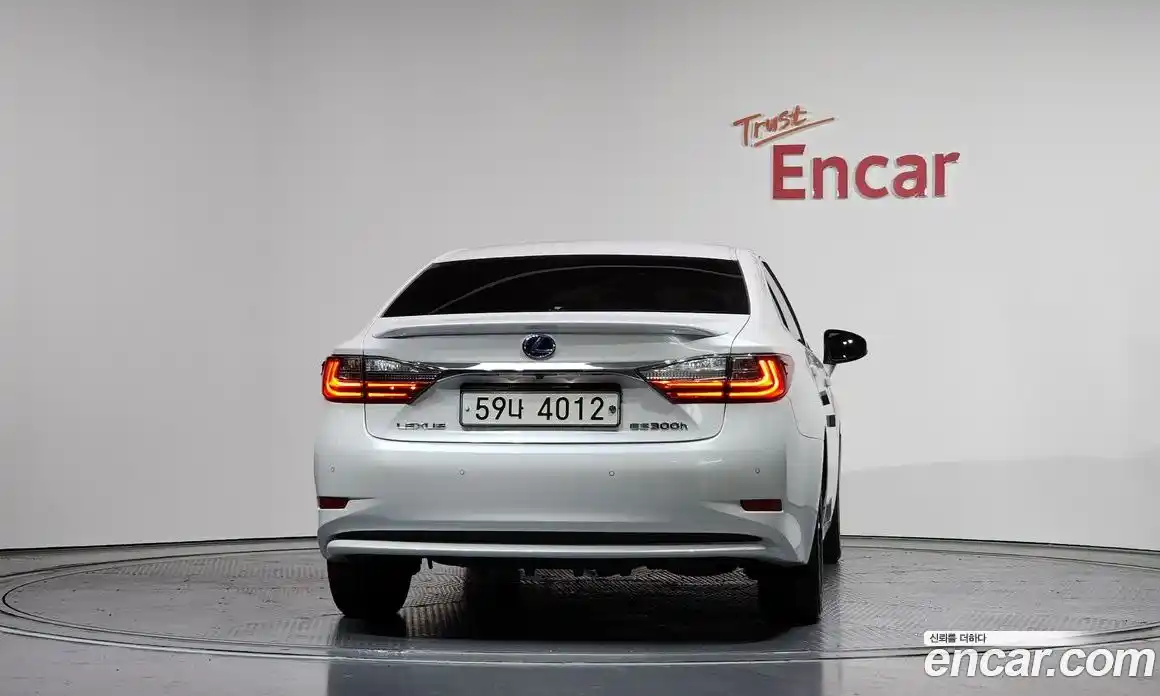 Lexus ES 2018 2.5 гидро в Москве № 766932, фото 4