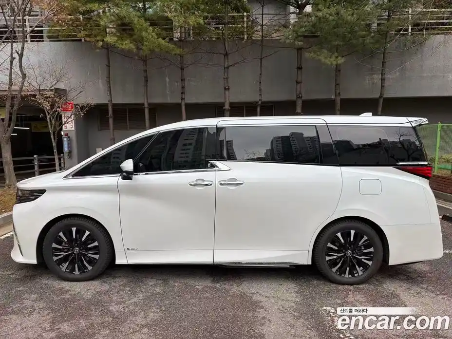 Toyota Alphard 2024 2.5 гидро в Москве № 803260, фото 3