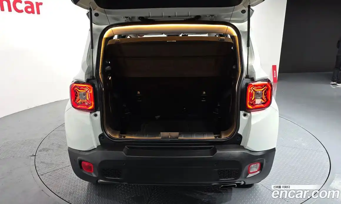 Jeep Renegade 2021 2.4 гидро в Москве № 862849, фото 20