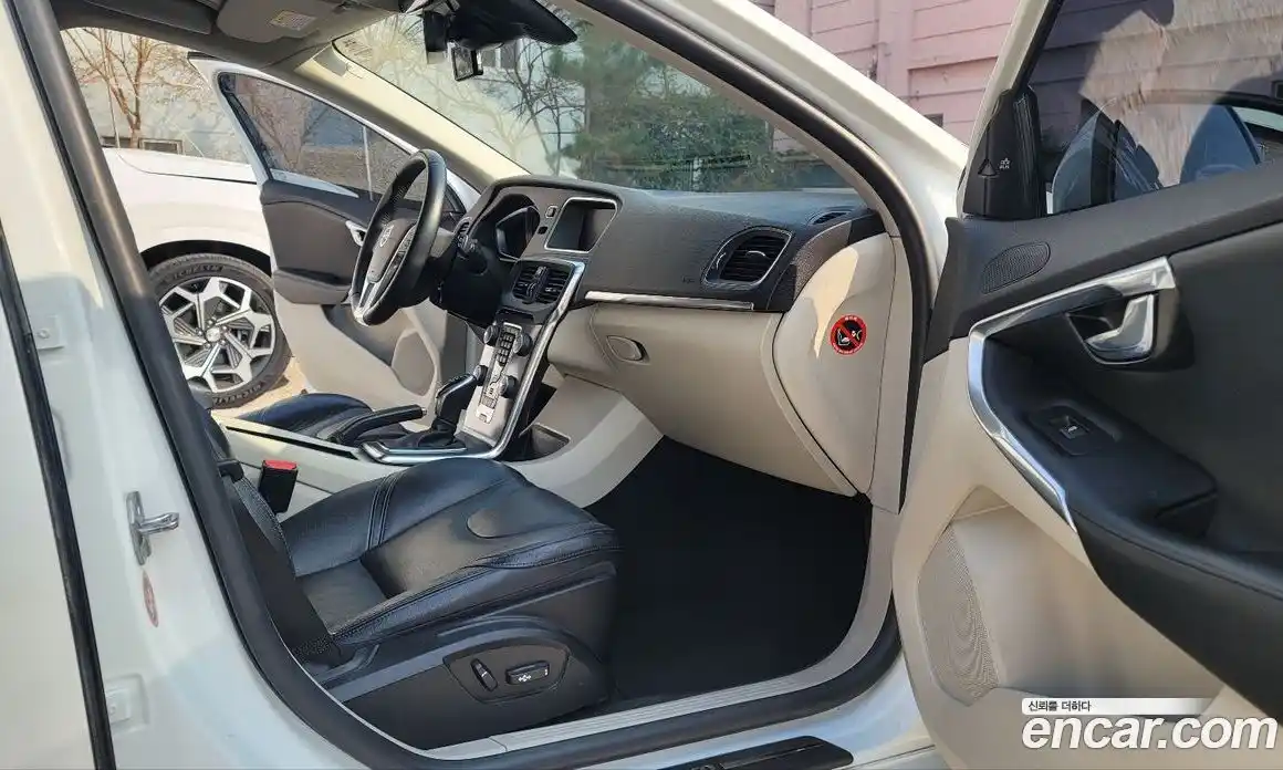 Volvo V40 2016 2.0 гидро в Москве № 1070602, фото 13