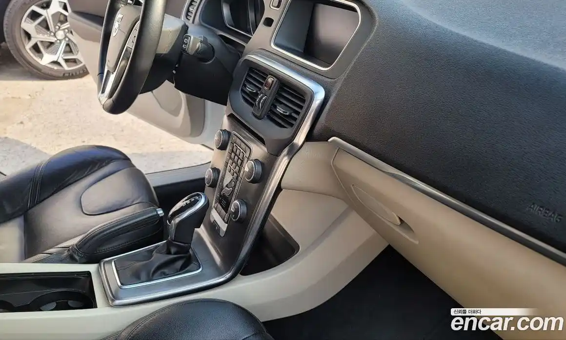 Volvo V40 2016 2.0 гидро в Москве № 1070602, фото 14