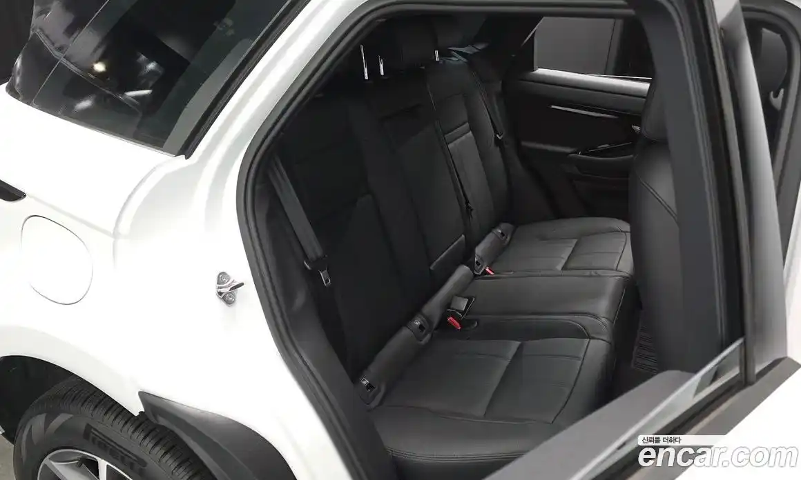 Land Rover Range-Rover Evoque 2024 2.0 гидро в Москве № 166009, фото 11