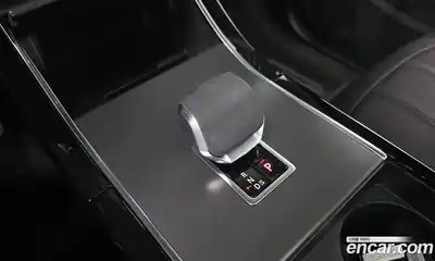 Land Rover Range-Rover Evoque 2024 2.0 гидро в Москве № 166009, миниатюра 9