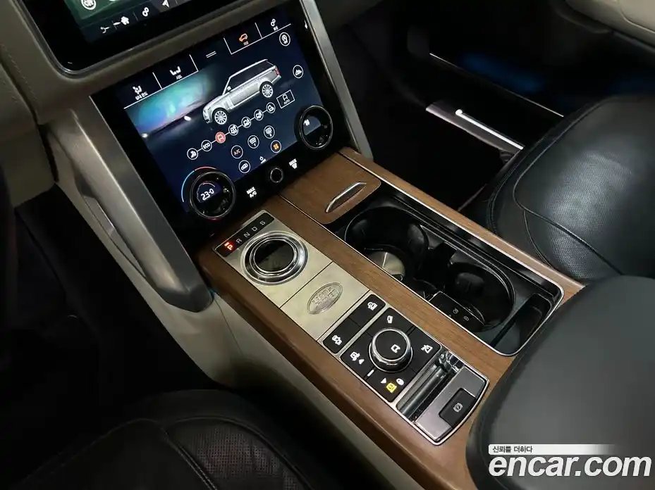 Land Rover Range-Rover 2019 4.4 гидро в Москве № 166785, фото 11