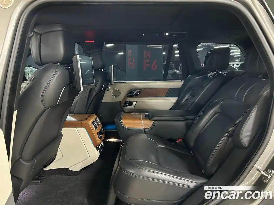 Land Rover Range-Rover 2019 4.4 гидро в Москве № 166785, фото 13