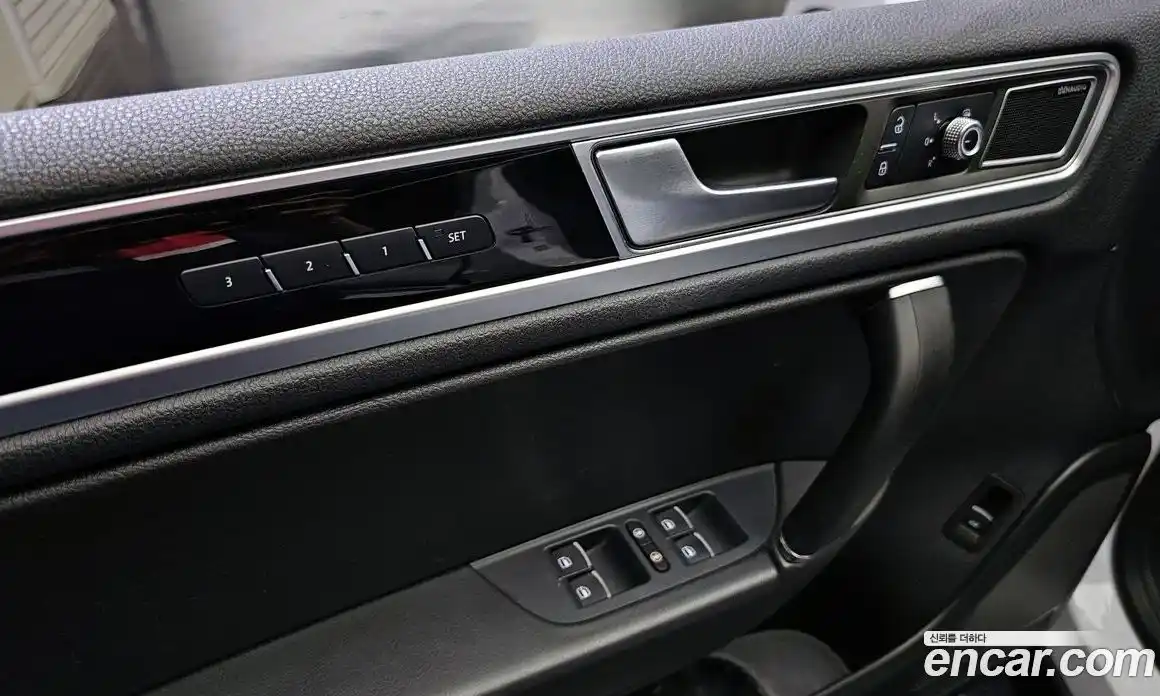 Volkswagen Touareg 2015 3.0 гидро в Москве № 168821, фото 14