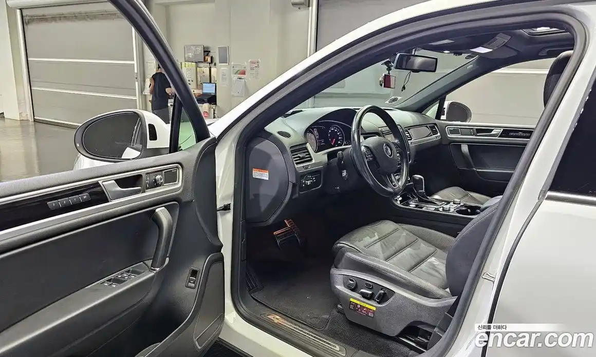 Volkswagen Touareg 2015 3.0 гидро в Москве № 168821, фото 10