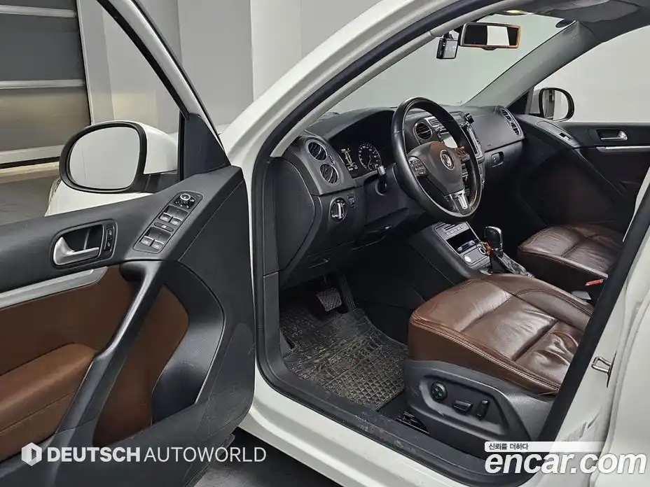 Volkswagen Tiguan 2012 2.0 гидро в Москве № 199331, фото 11