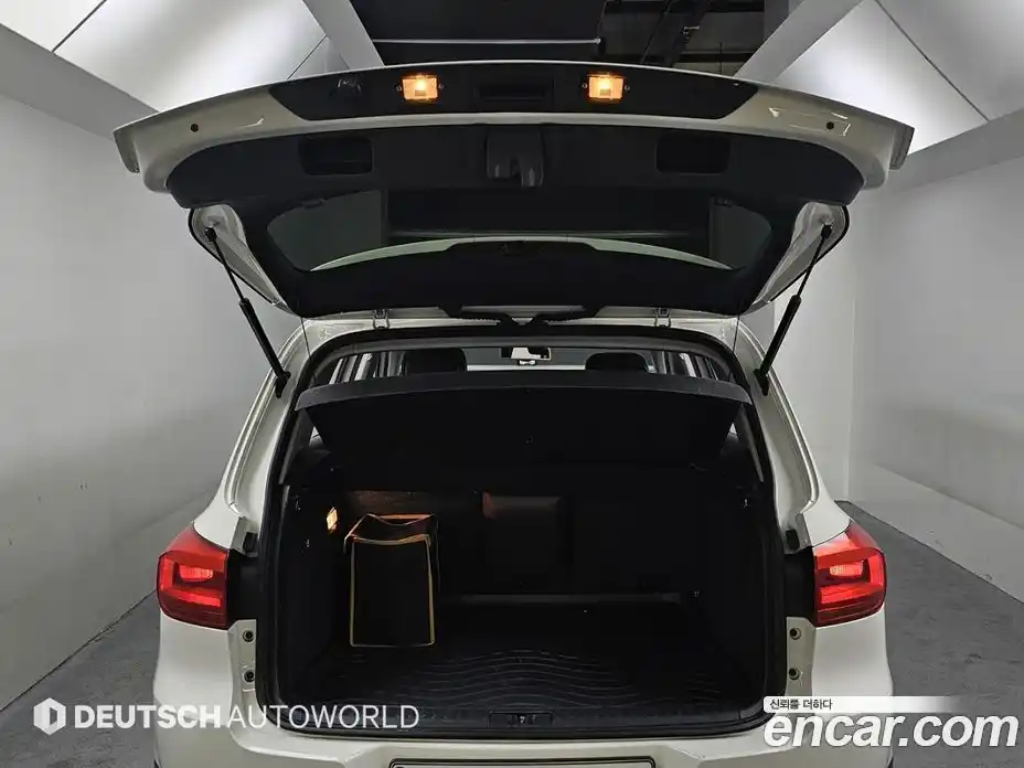 Volkswagen Tiguan 2012 2.0 гидро в Москве № 199331, фото 20