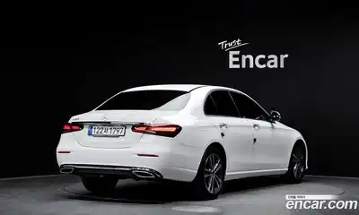 Mercedes-Benz E-Class 2023 2.0 гидро, миниатюра 2