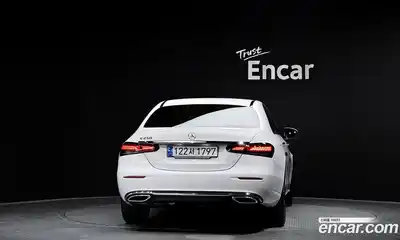 Mercedes-Benz E-Class 2023 2.0 гидро, миниатюра 4