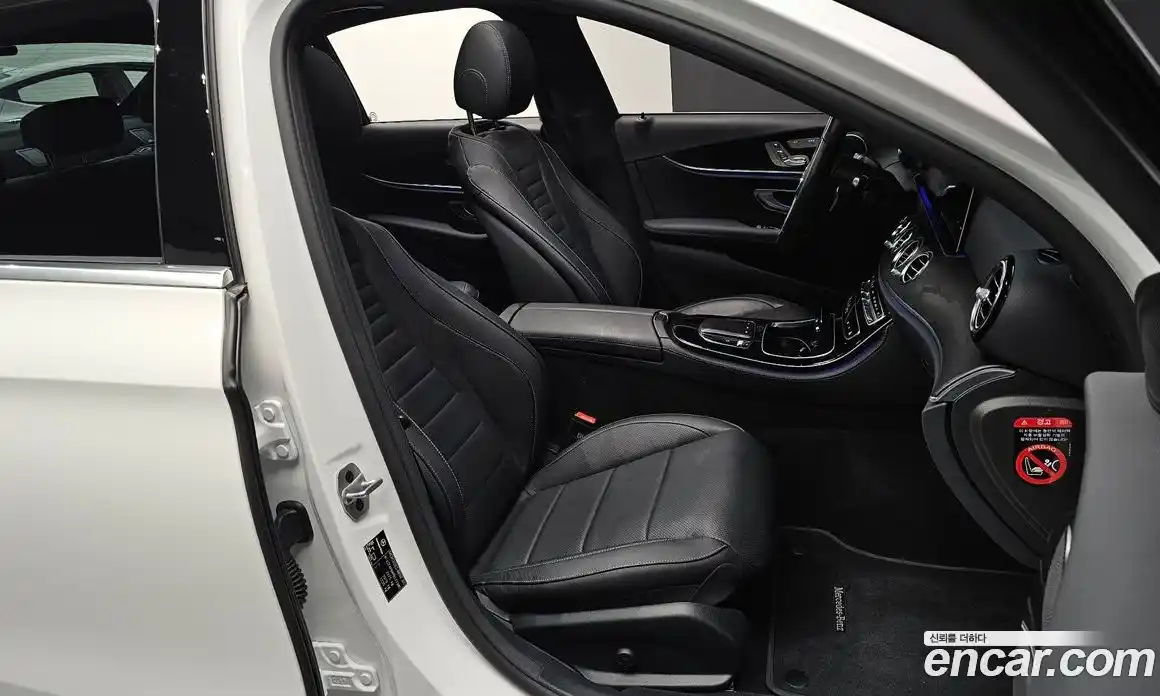 Mercedes-Benz E-Class 2023 2.0 гидро, фото 10