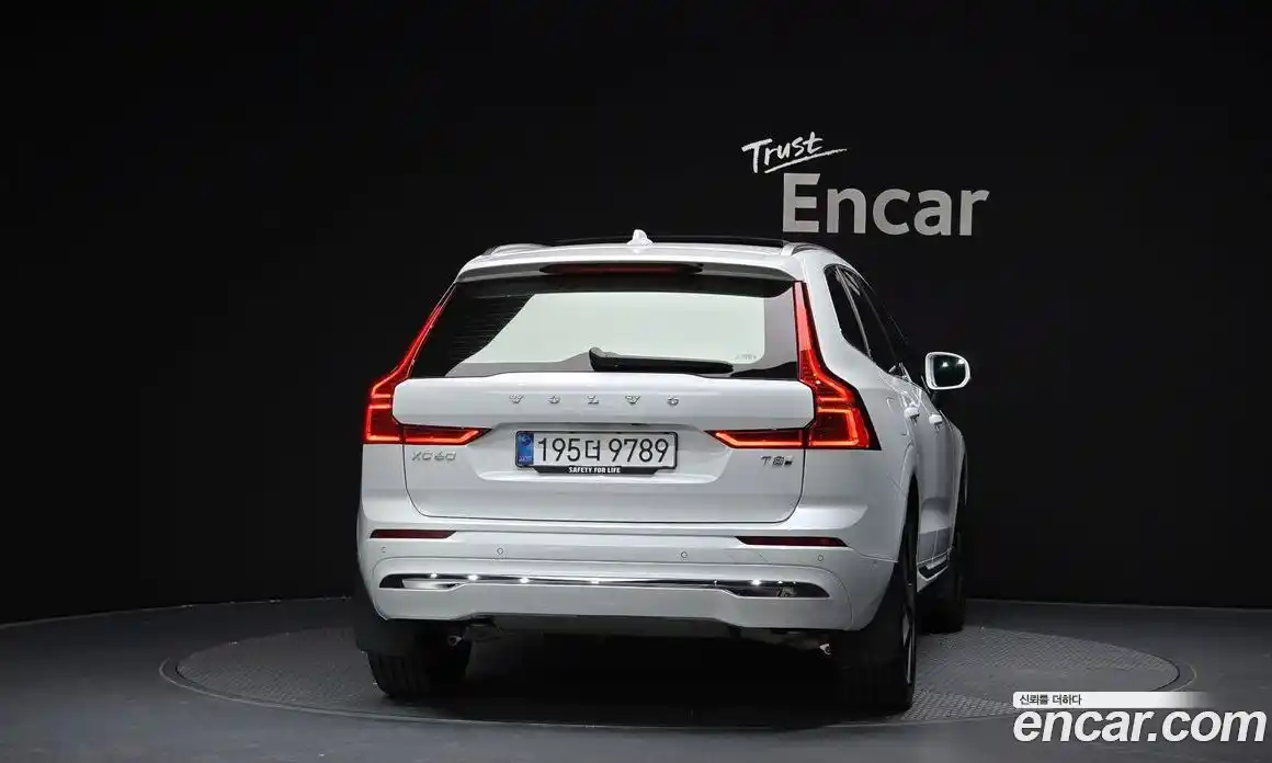Volvo XC60 2025 2.0 гидро в Москве № 212786, фото 4